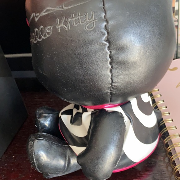 Very Rare Limited Edition MAC Hello Kitty - Picture 8 of 9